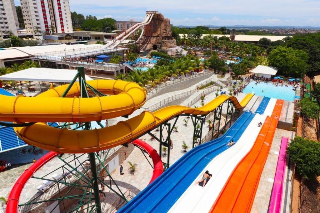 Piazza Diroma Com Acesso Ao Acqua Park Aparthotel Caldas Novas Bagian luar foto